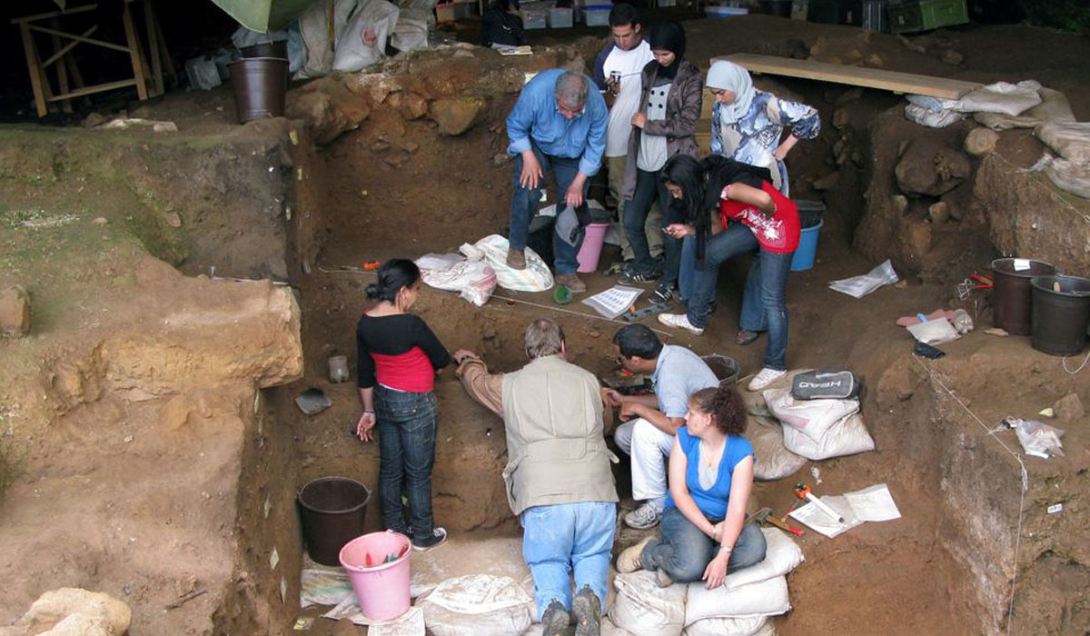 Moroccan cave yields oldest clues about advent of human clothing